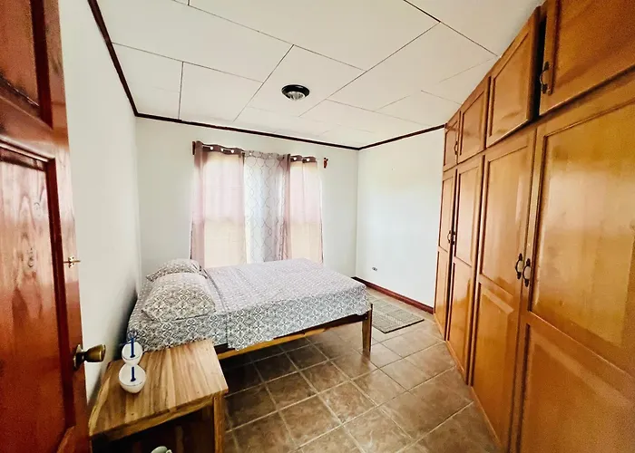 Casa Brisas Del Miravalles Hostel