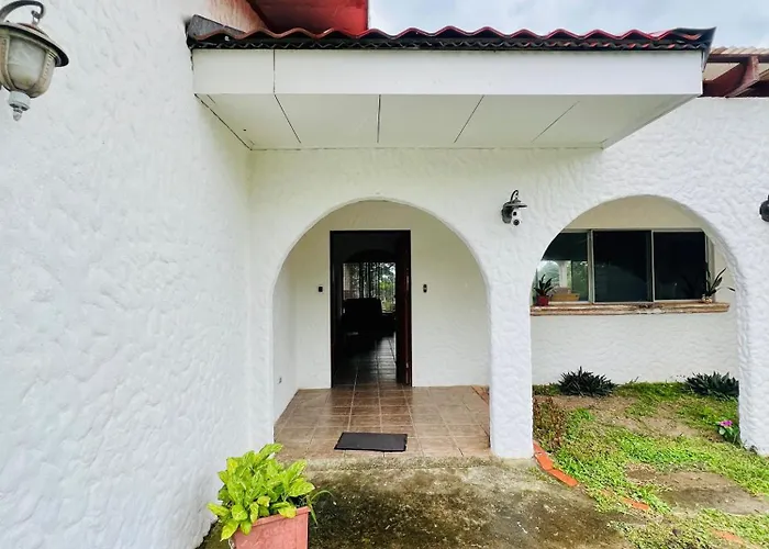 Casa Brisas Del Miravalles