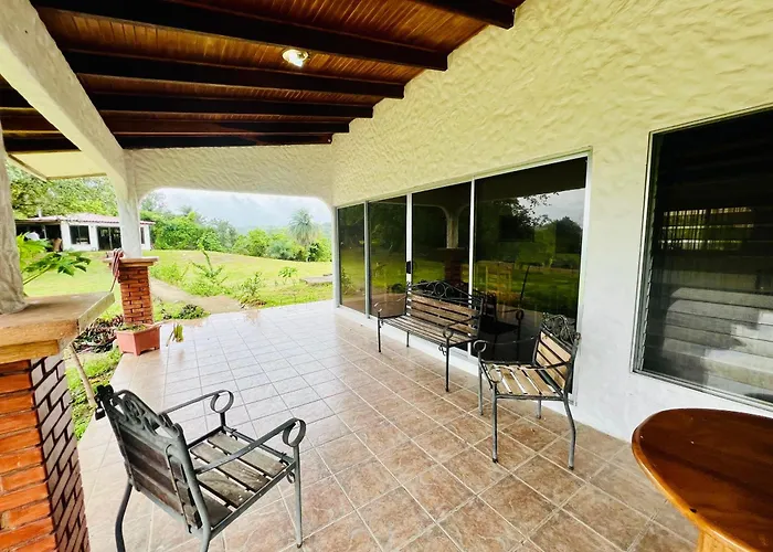 Hostel Casa Brisas Del Miravalles
